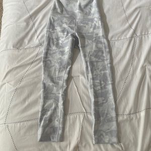 Lululemon leggings white cami 25”